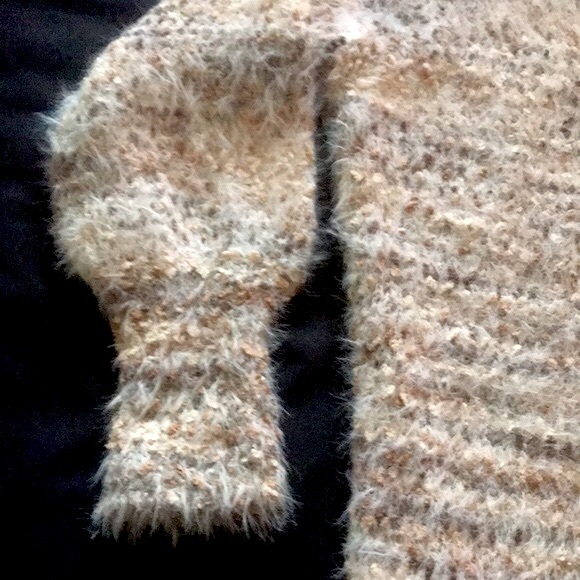 NWT MITTOSHOP Eyelash Fuzzy Shaggy BOHO Back Knot TWIST Deep V Sweater L Large - Picture 8 of 13